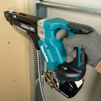 MAKITA Wkrętarka taśmowa z magazynkiem 18V 55 mm do k-g + Makpac DFR551ZJ