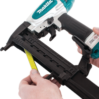 MAKITA Zszywacz pneumatyczny długość od 13 do 38mm 5,7 mm AT638A walizka