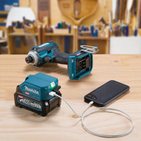 MAKITA Adapter USB 5 V 2,4 A XGT 40V max ADP001