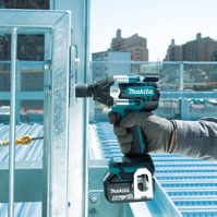 MAKITA Klucz udarowy 18V 1/2" 700 Nm zestaw z aku 2x5,0Ah DTW700RTJ