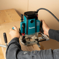 MAKITA Frezarka górnowrzecionowa 6,8,12 mm 2100W RP2303FC01 regulacja obr