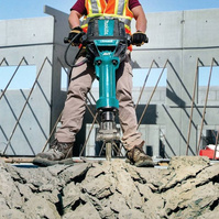 MAKITA Młot wyburzeniowy 2000W 72,8J HM1812