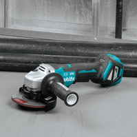 MAKITA Szlifierka kątowa akumulatorowa 125mm 18V AWS DGA518ZJU regulacja ob