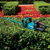 MAKITA Nożyce do żywopłotu akumulatorowe 40V 60cm 1x4,0Ah XGT UH008GZ