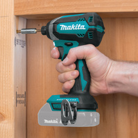 MAKITA Wkrętarka DDF486 130 Nm + Zakrętarka DTD153 170 Nm korpusy DLX2432TJ