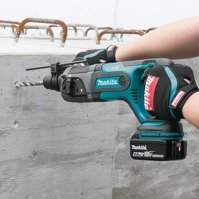 MAKITA Młotowiertarka SDS+ 18V 2x5,0Ah DHR241RTJ + zestaw wierteł dłut 17el