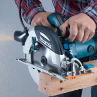 MAKITA Ręczna pilarka tarczowa 190 mm 1400W HS7100