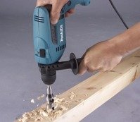 MAKITA Wiertarka udarowa 680W + walizka HP1641FK