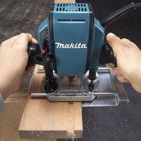 Makita RP0900 Frezarka górnowrzecionowa 900W ZESTAW 12el